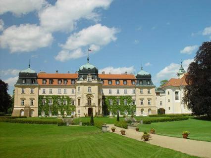 Křivoklát Hotel Kolonie מראה חיצוני תמונה