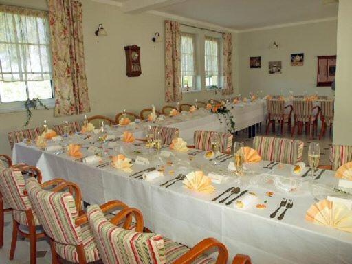 Křivoklát Hotel Kolonie מראה חיצוני תמונה