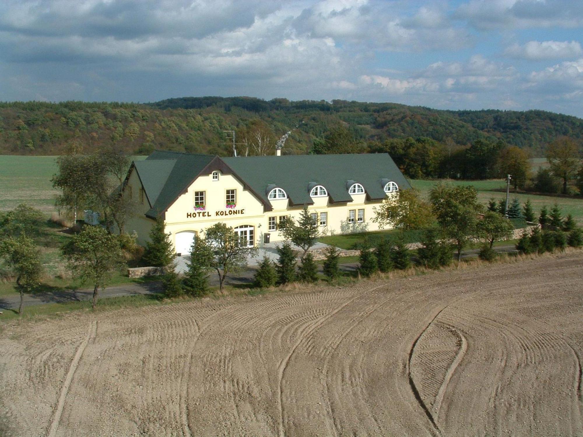 Křivoklát Hotel Kolonie מראה חיצוני תמונה