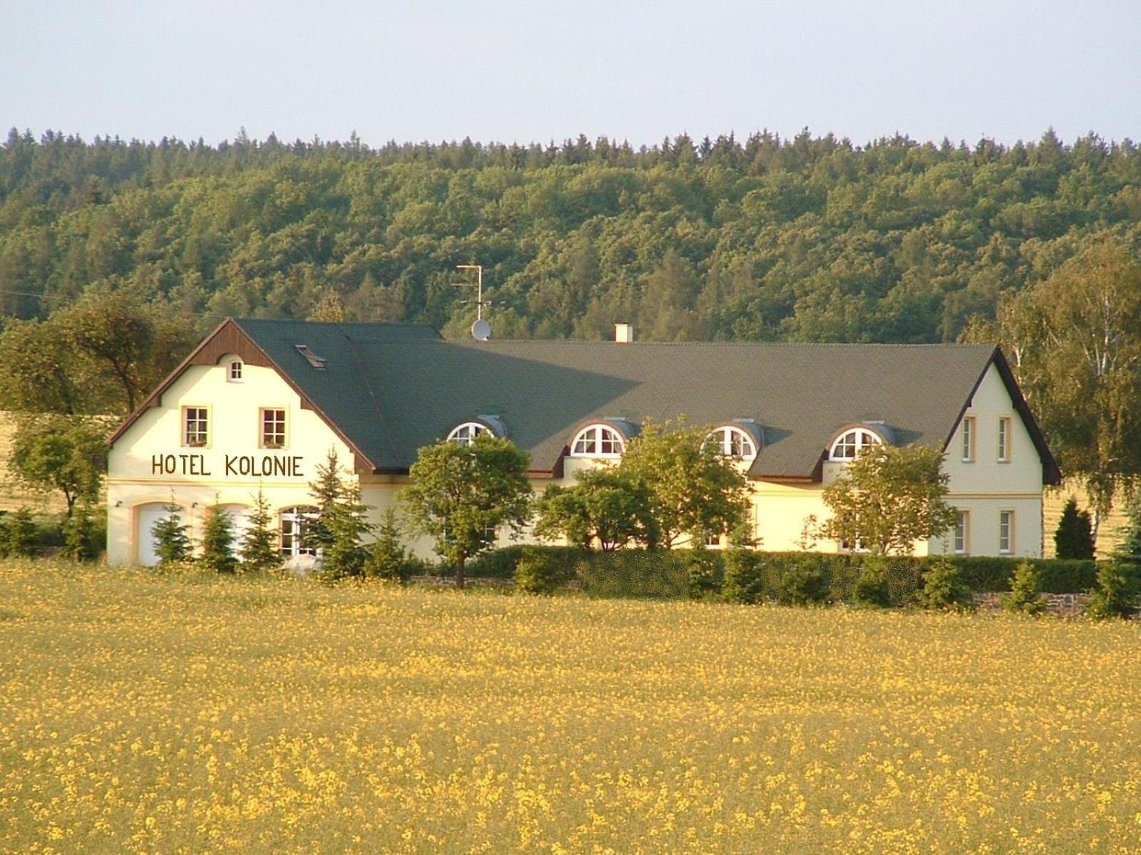 Křivoklát Hotel Kolonie מראה חיצוני תמונה