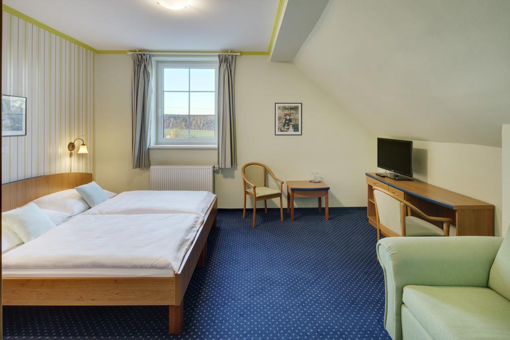 Křivoklát Hotel Kolonie מראה חיצוני תמונה
